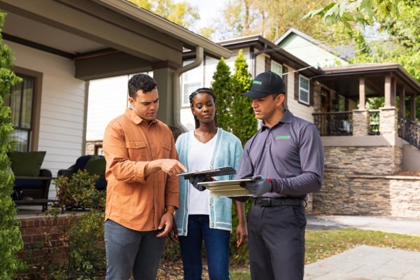technician with customers